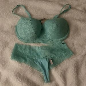 Victoria's Secret Pink turquoise bralette and panty set NWT